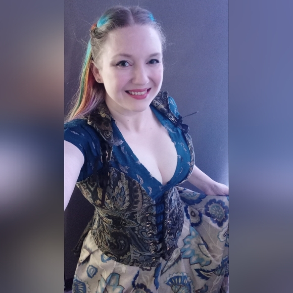 Meet your Posher, Heather - Picture 2 of 3